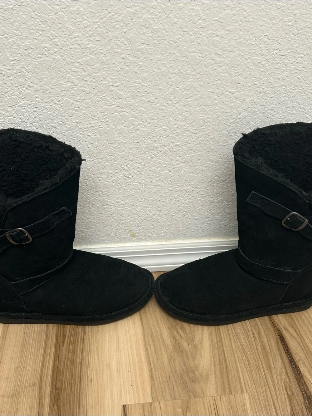 BearPaw Tatum Black Shearling Winter Boots Womens Size 8